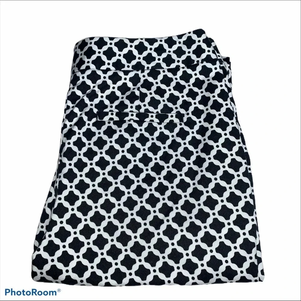 Dana Buchman black/white size 6 ankle pants